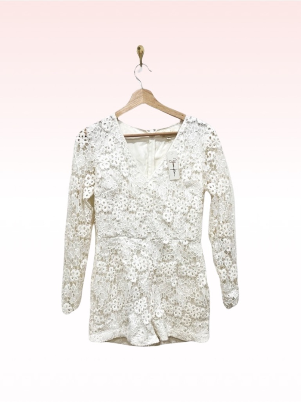 Nwt YUMI KIM White Lace Long sleeve Romper (Sz M)